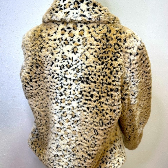 Leopard Print Faux Fur Jacket - Picture 3 of 7